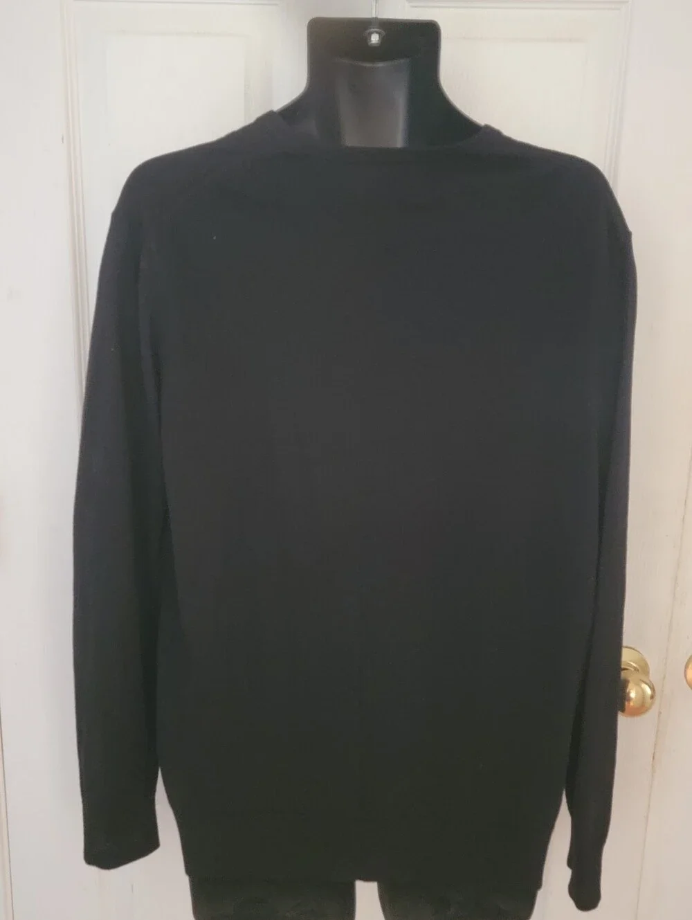 Banana Republic 100% Merino Wool V-Neck Sweaters, Lot of 2, Size XL, Black Blue